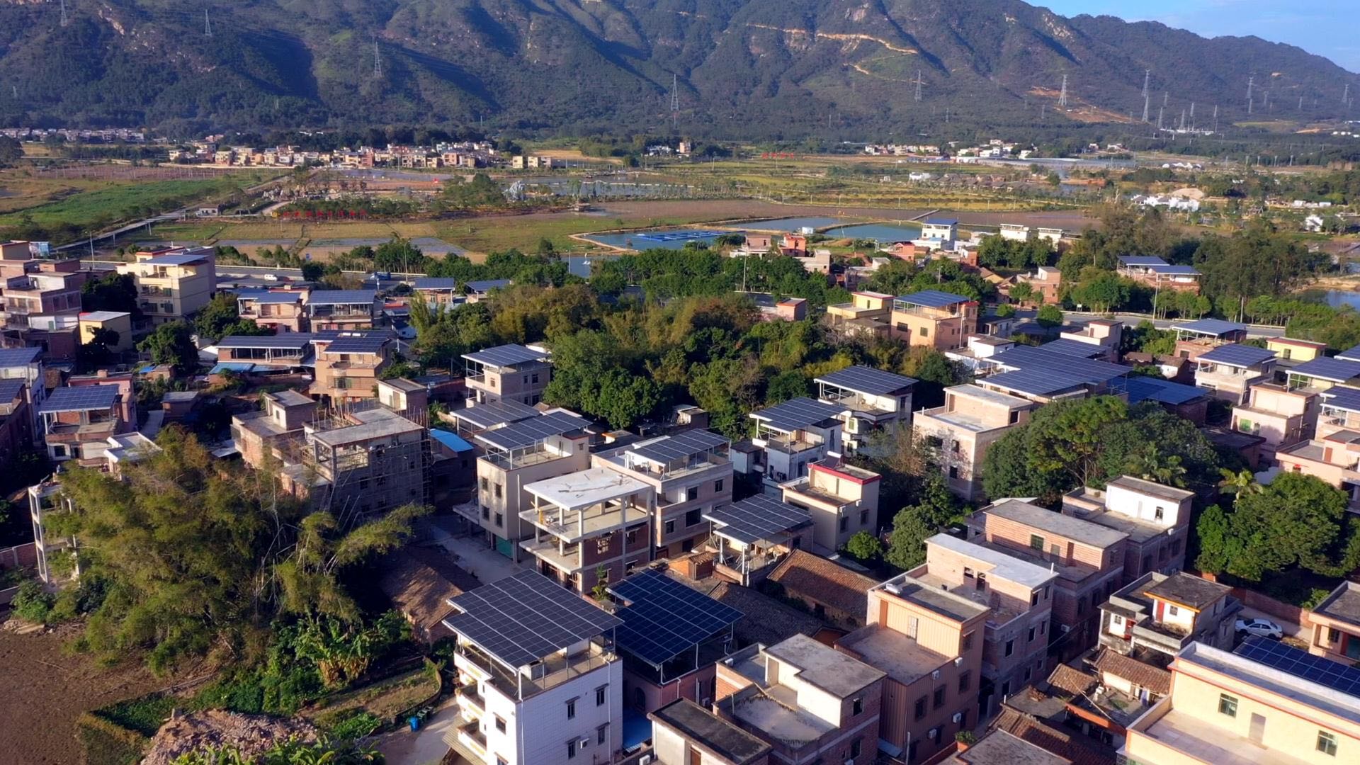 深刻执行村落电网坚韧提升工程，户用光伏等新能源应并尽并，大力助扶推动发展！